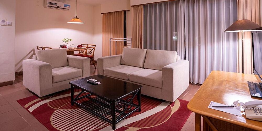 Plagoo Holiday Hotel Nusa Dua  Eksteriør billede
